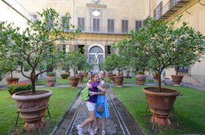 The girls in the garden of the Palazzo Medici