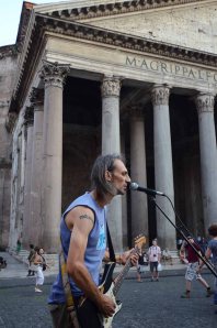 The ancient and the curious collide....a guy covers Pink Floyd's "The Wall" in front of the Pantheon
